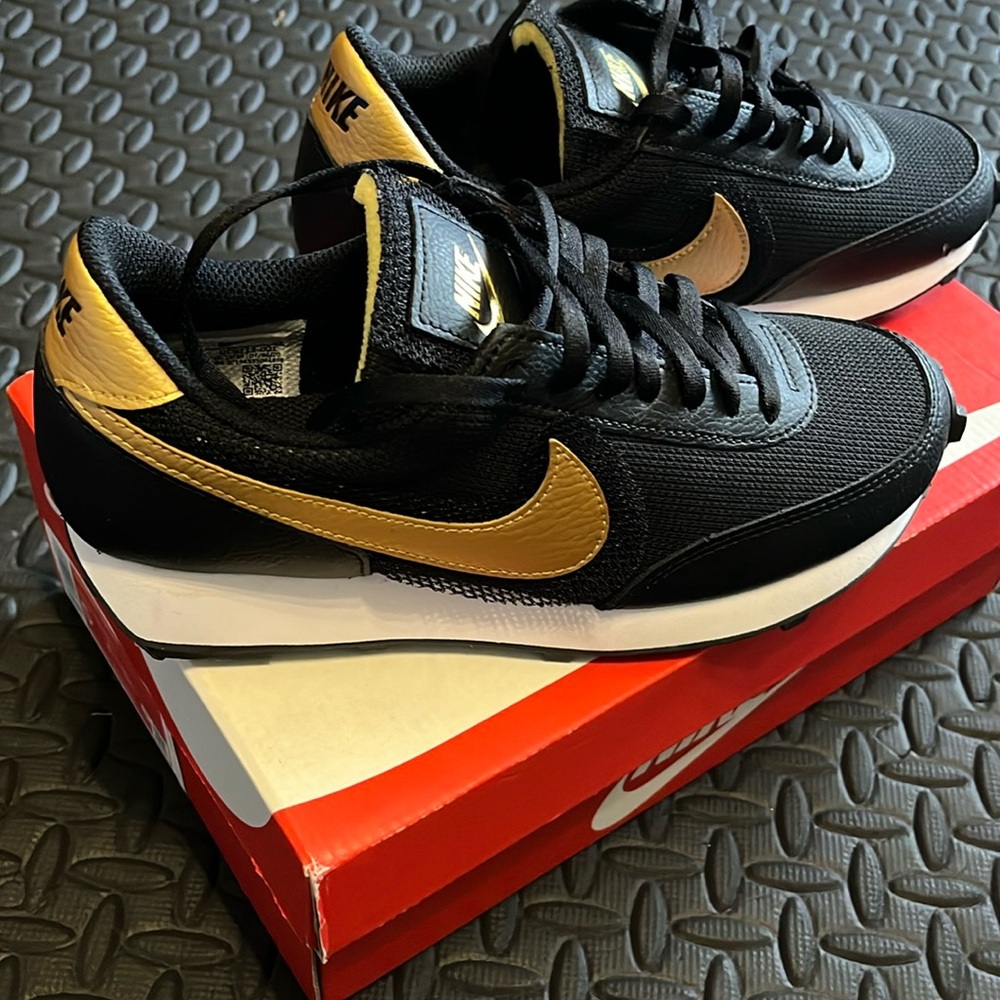 Nike DBreak - Black & Gold (Brand New) NWT